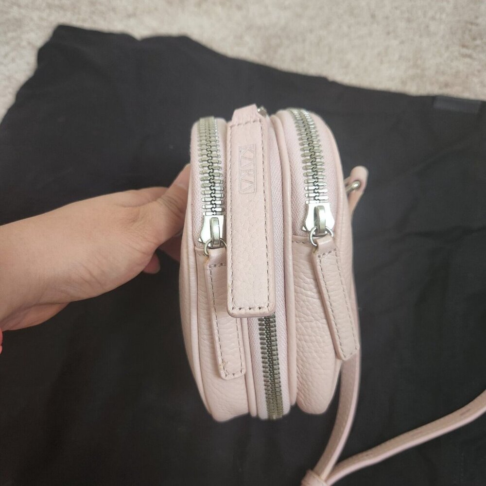 Kara Pebbled Leather Pink two-way wear crossbody bag - Picture 7 of 16